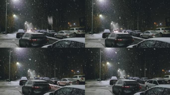 街景雨夹雪瀑布