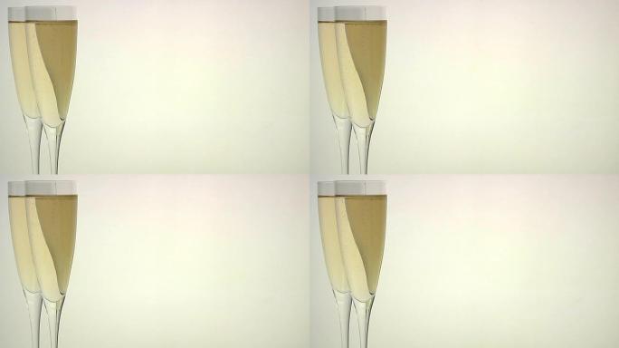 香槟: 两杯，中号宽，左第三