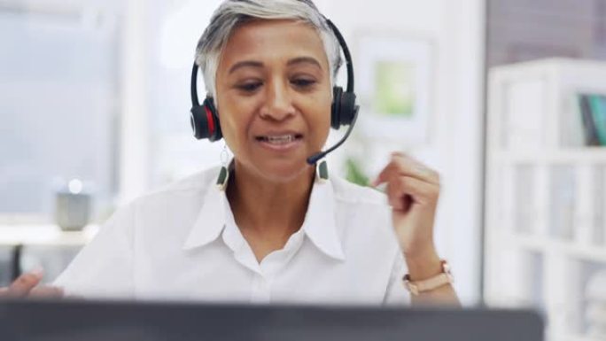 呼叫中心，女人和在笔记本电脑上聊天，以提供客户服务，销售和问题。快乐的电话营销代理，crm咨询的视频