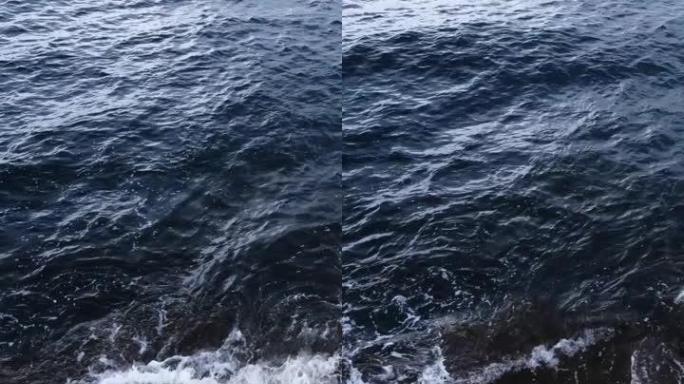 海洋或海洋表面，岩石上的破浪