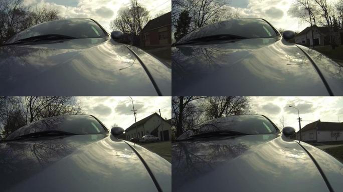 车载摄像头拍摄了在城市街道上行驶的镜头