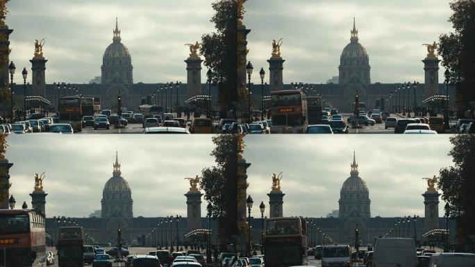 法国巴黎-2014年11月11日: 在法国巴黎建立荣军院和亚历山大3号桥的照片