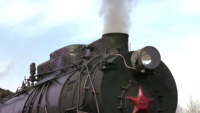 带蒸汽机特写的旧火车
