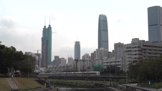 深圳的高速列车航拍深圳列车穿梭