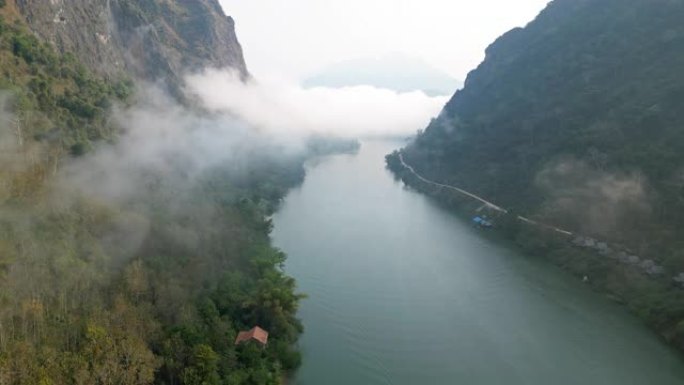 日落时湄公河宁静景象的鸟瞰图