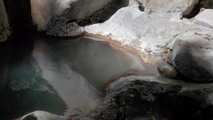 雾岛最古老的露天浴池 “Me-no-Yu”