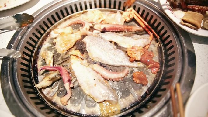 韩国烧烤纸上烤虾