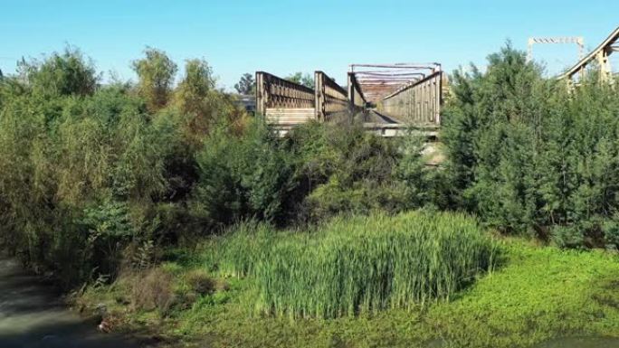 来自智利农村公社的铁路桥