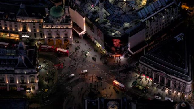 皮卡迪利广场鸟瞰图，伦敦西区，英国在夜间。4K