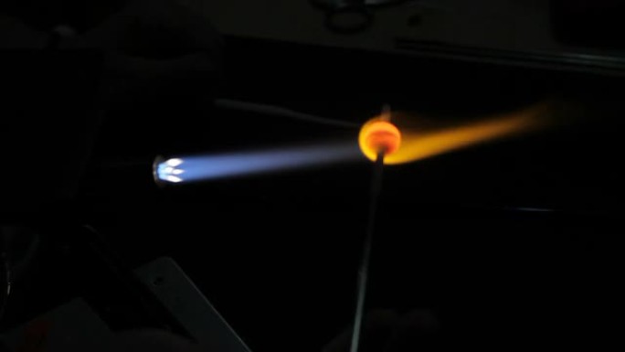 灯工作-在火焰中制造玻璃珠