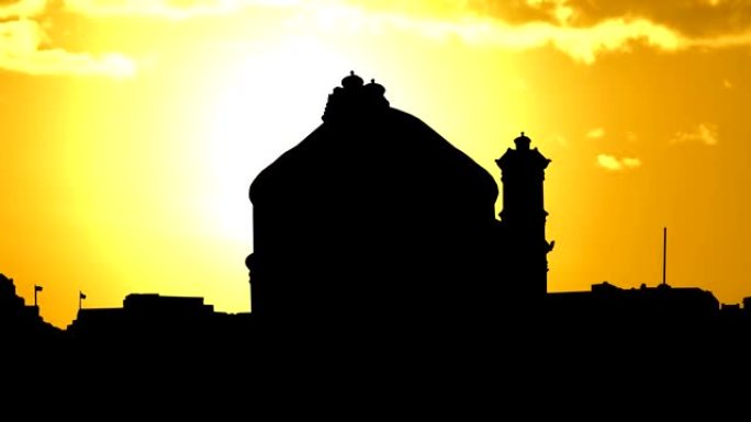 马耳他:莫斯塔圆形大厅金色夕阳