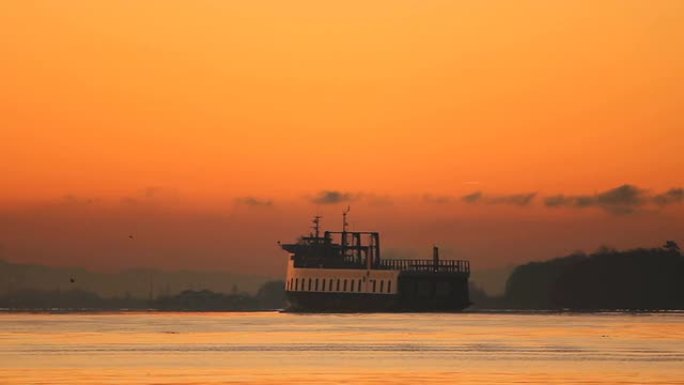 工业船，弗雷泽河黎明