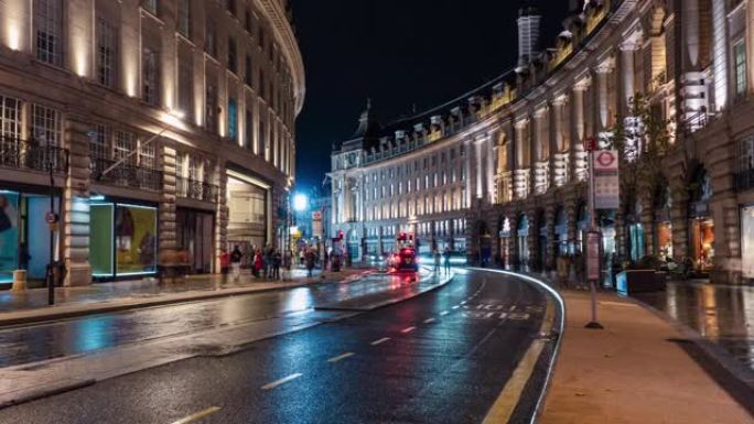 英国伦敦摄政街的人群行人和游客候车的城市夜间交通时间流逝