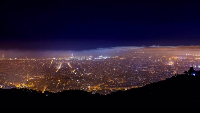 西班牙巴塞罗那平流雾夜景延时延时摄影