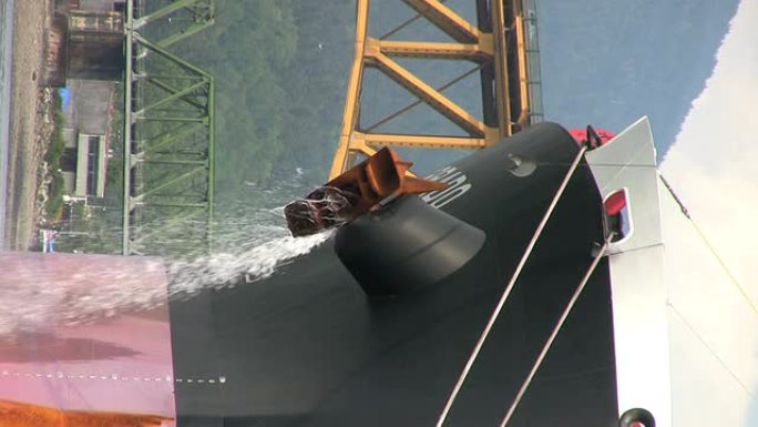 船舶吹扫水-垂直-特写 (HD 1080p30)
