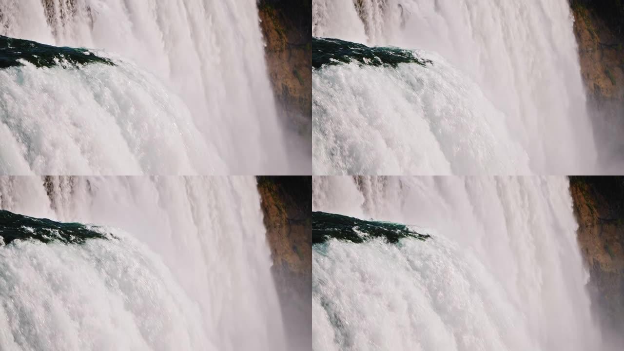 来自尼亚加拉瀑布的强大水流，美国和加拿大边境的惊人自然