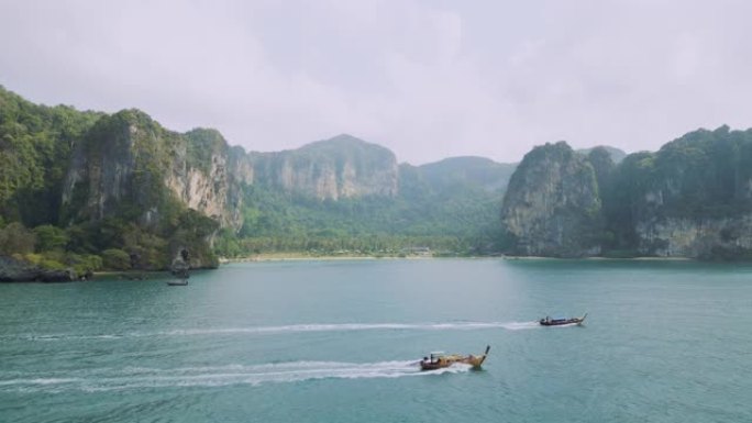 安达曼海一个岛屿附近的快艇鸟瞰图