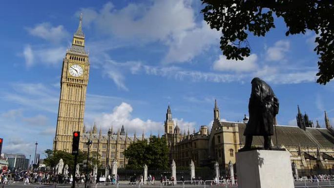 大本钟、英国议会和温斯顿·丘吉尔的雕像。