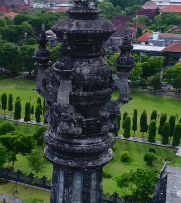 印度尼西亚登巴萨的Bajra Sandhi纪念碑的天线。