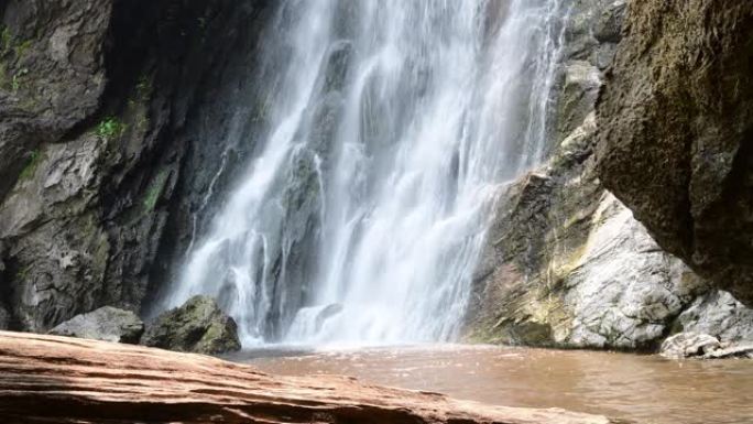 瀑布飞瀑水流水雾