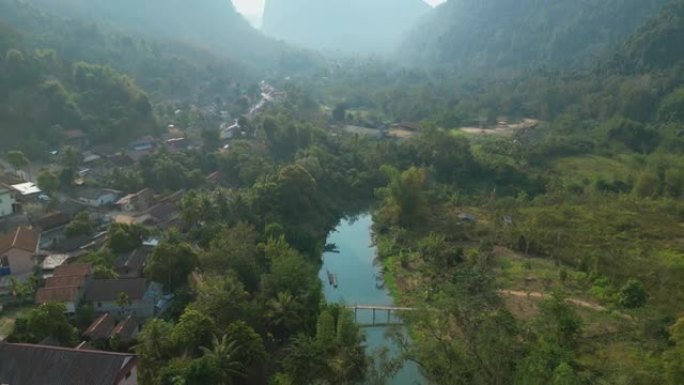 日落时湄公河宁静景象的鸟瞰图