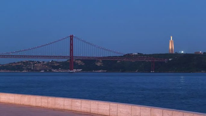葡萄牙里斯本暮光之城塔古斯河上的25号桥延时