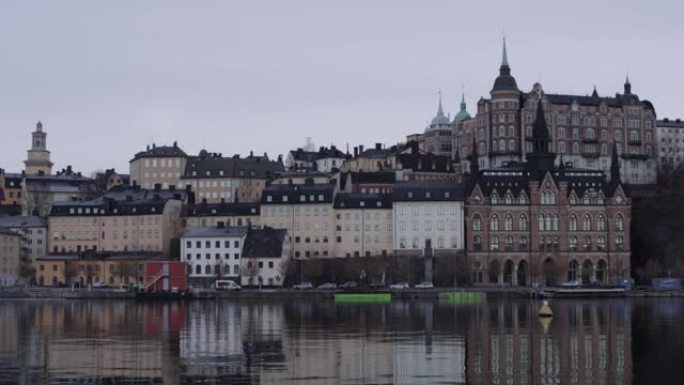 瑞典斯德哥尔摩水面倒影人文景观古典房屋