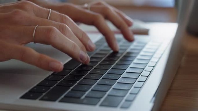 近距离用手提电脑打字女人浏览在线工作自由博客分享移动电脑技术信息不可识别的人4k