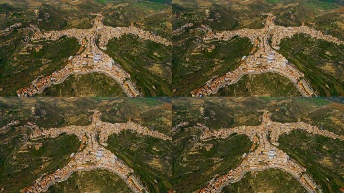 无人机拍摄了山上古老的百夫长小镇