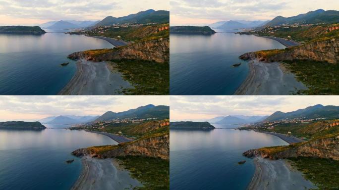 普拉亚的全景和promenada视图，背景是迪诺岛。西西里岛海景和海岸线对着天空的鸟瞰图。迪诺岛和蓝