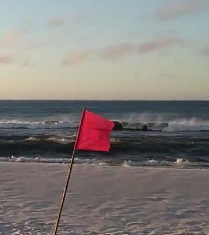 海滩上的红旗