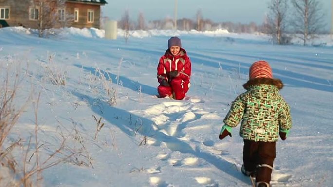 孩子去见她的母亲孩子去见她的母亲雪地雪景