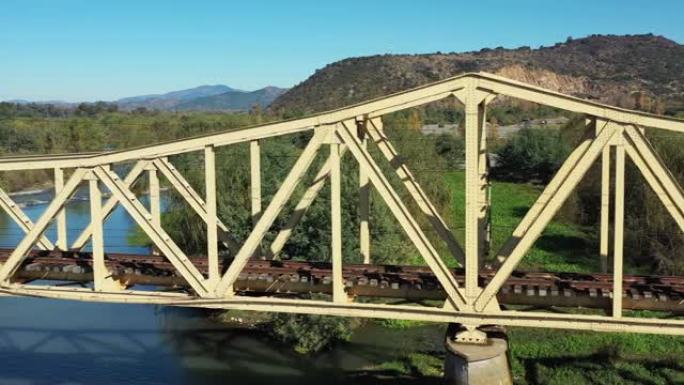 智利马乌莱河上的铁路桥