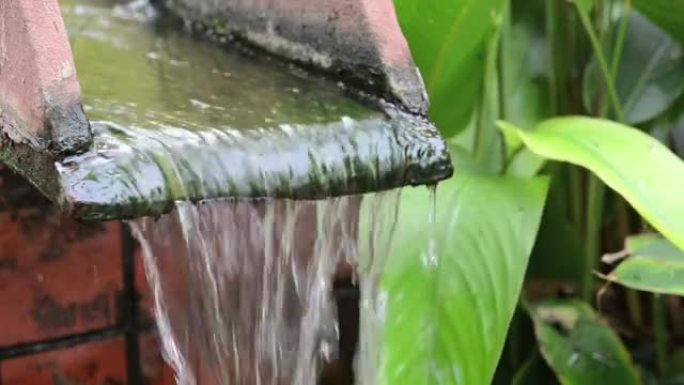 花园中的水装饰