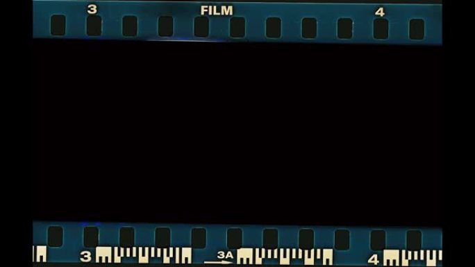 空白旧胶片带框架背景。复古电影与数字接壤。胶片扫描。扫描的电影照片上的数字数字和边框。35毫米胶片框