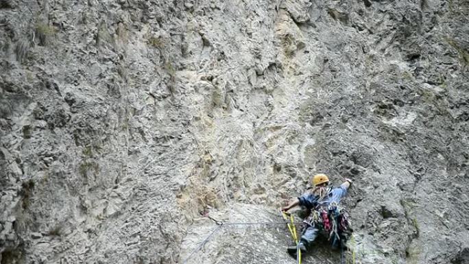 图尔齐峡谷的登山者