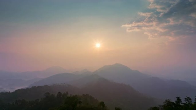 泰国清迈哈杜比视点无人机飞到山上的4k超流鸟瞰图
