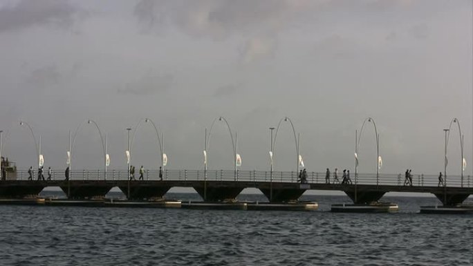 浮舟桥在威廉斯塔德库拉索岛