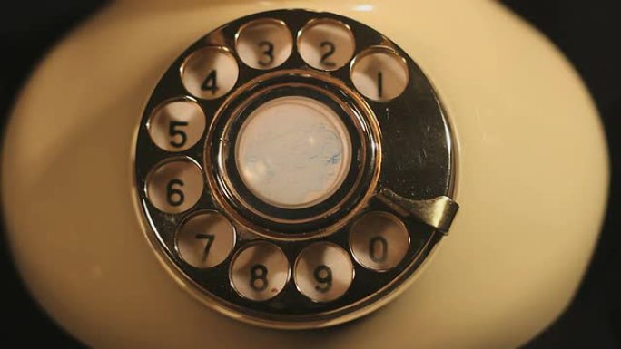 一部旧手机的特写老式电话拨号特写视频素材
