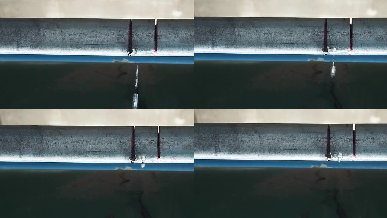 慢动作关闭钢管的漏水下降。