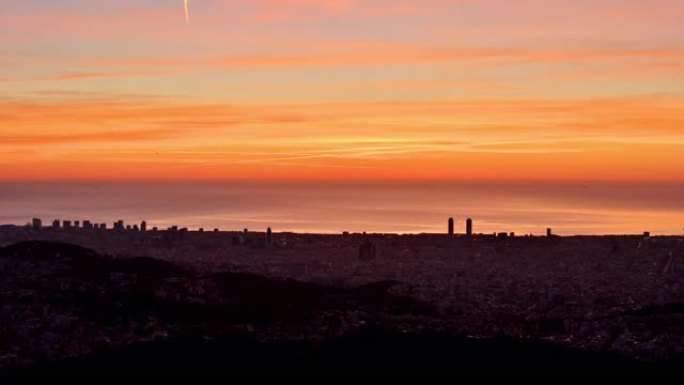 西班牙巴塞罗那: 日出
