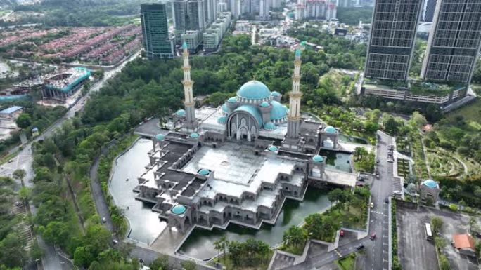 马来西亚吉隆坡清真寺鸟瞰图。