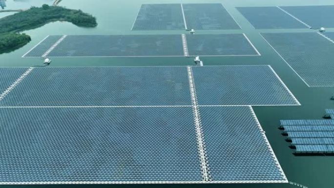 湖上浮动太阳能农场