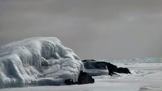 苏必利尔湖冬季场景