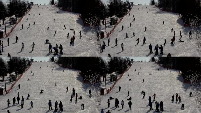 人们滑雪下山的冬季风景 (高清)