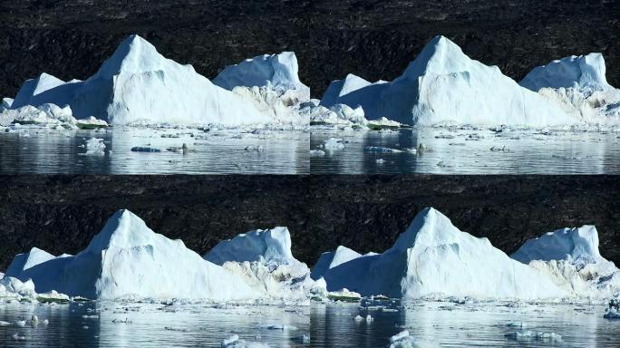 从冰川上破碎的大型漂浮冰山