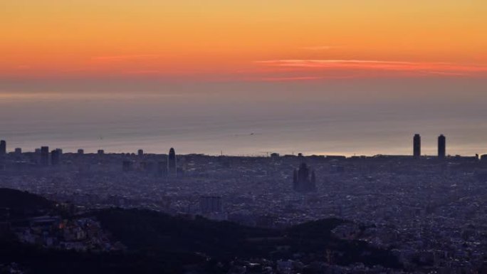 西班牙巴塞罗那: 日出