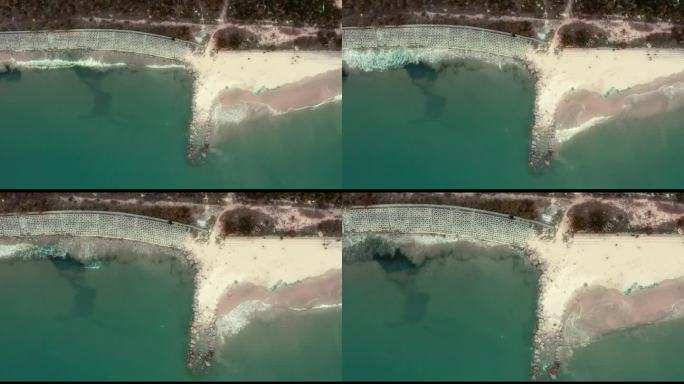 海浪汹涌的拍上沙滩