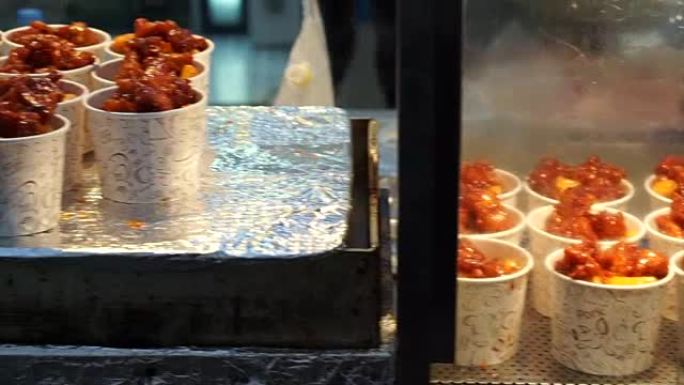 韩国食物炸鸡。著名的香辣脆皮街头食品