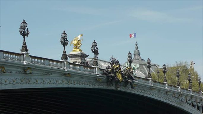 亚历山大三世桥和大皇宫。法国巴黎
